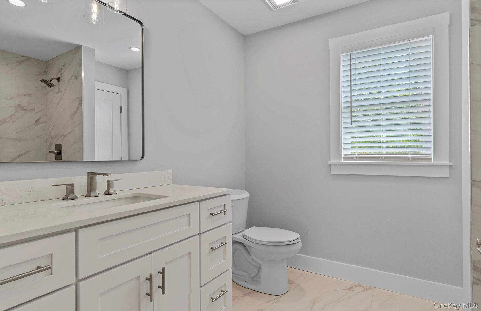 #13 photo, 7 Fanning Avenue, サフォーク郡 Hampton Bays , NY 11946