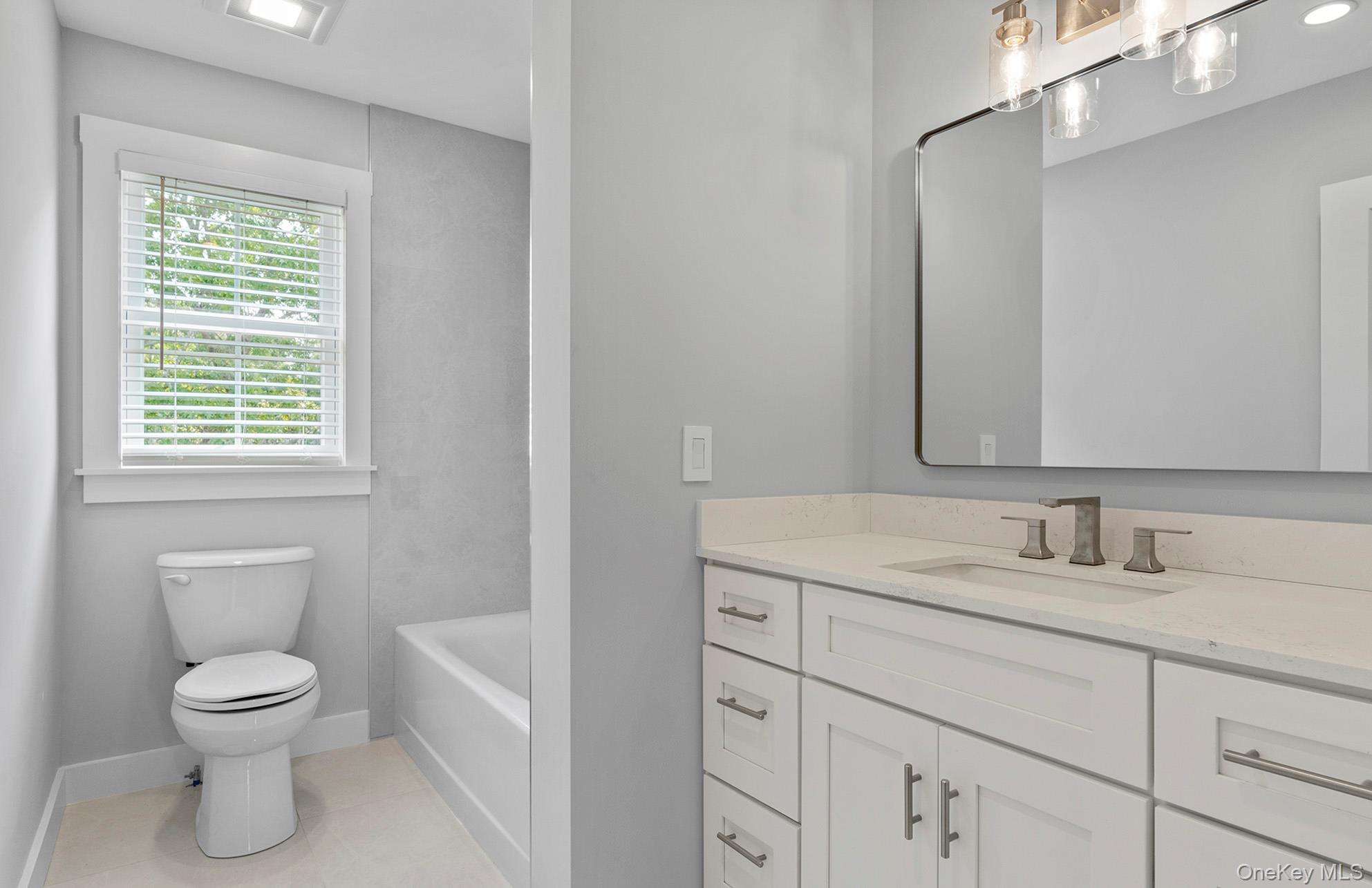 #16 photo, 7 Fanning Avenue, サフォーク郡 Hampton Bays , NY 11946