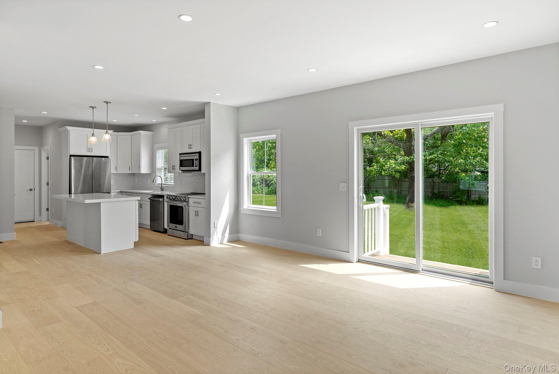 #7 photo, 7 Fanning Avenue, サフォーク郡 Hampton Bays , NY 11946