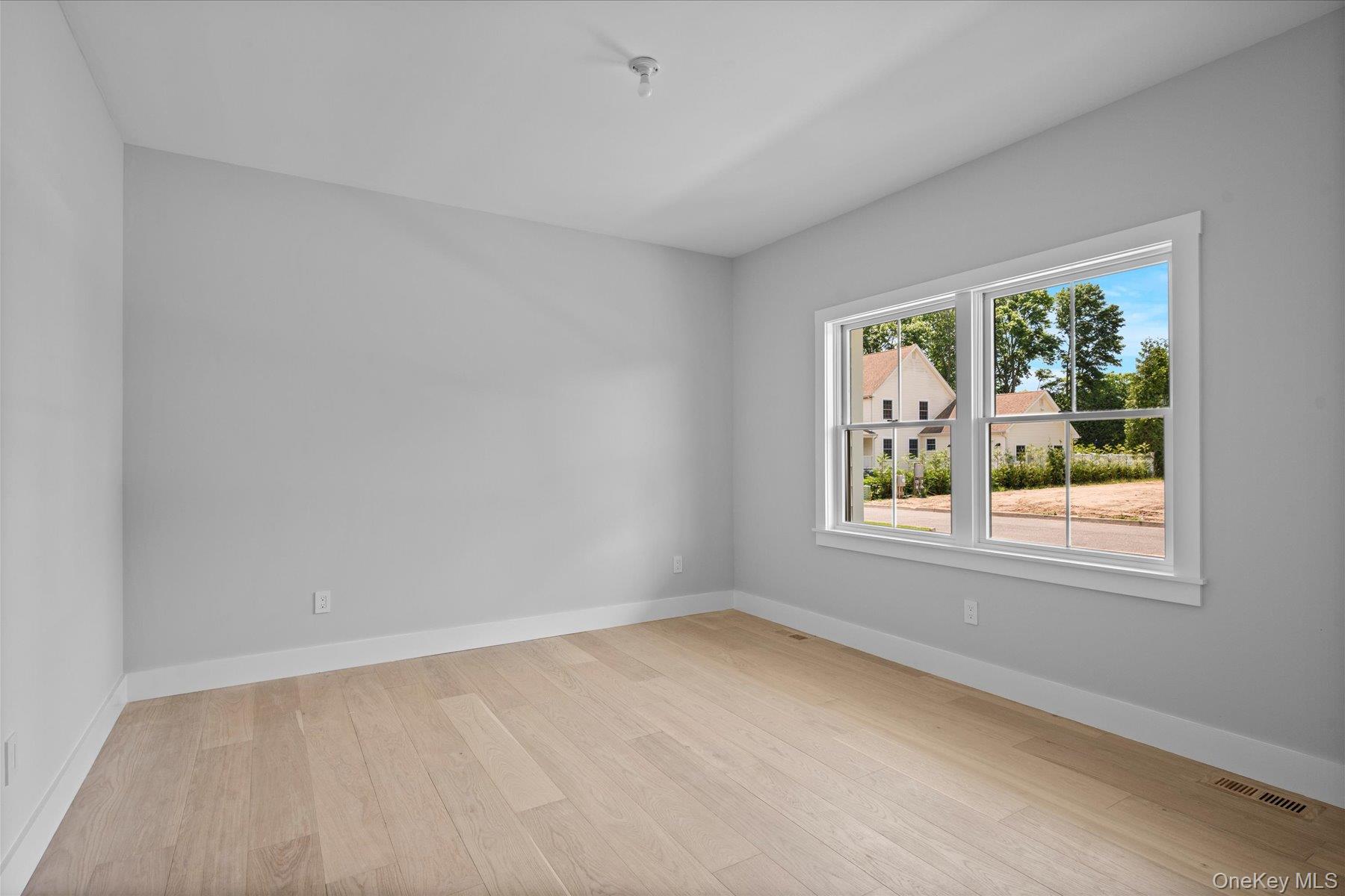 #13 photo, 9 Fanning Avenue, サフォーク郡 Hampton Bays , NY 11946