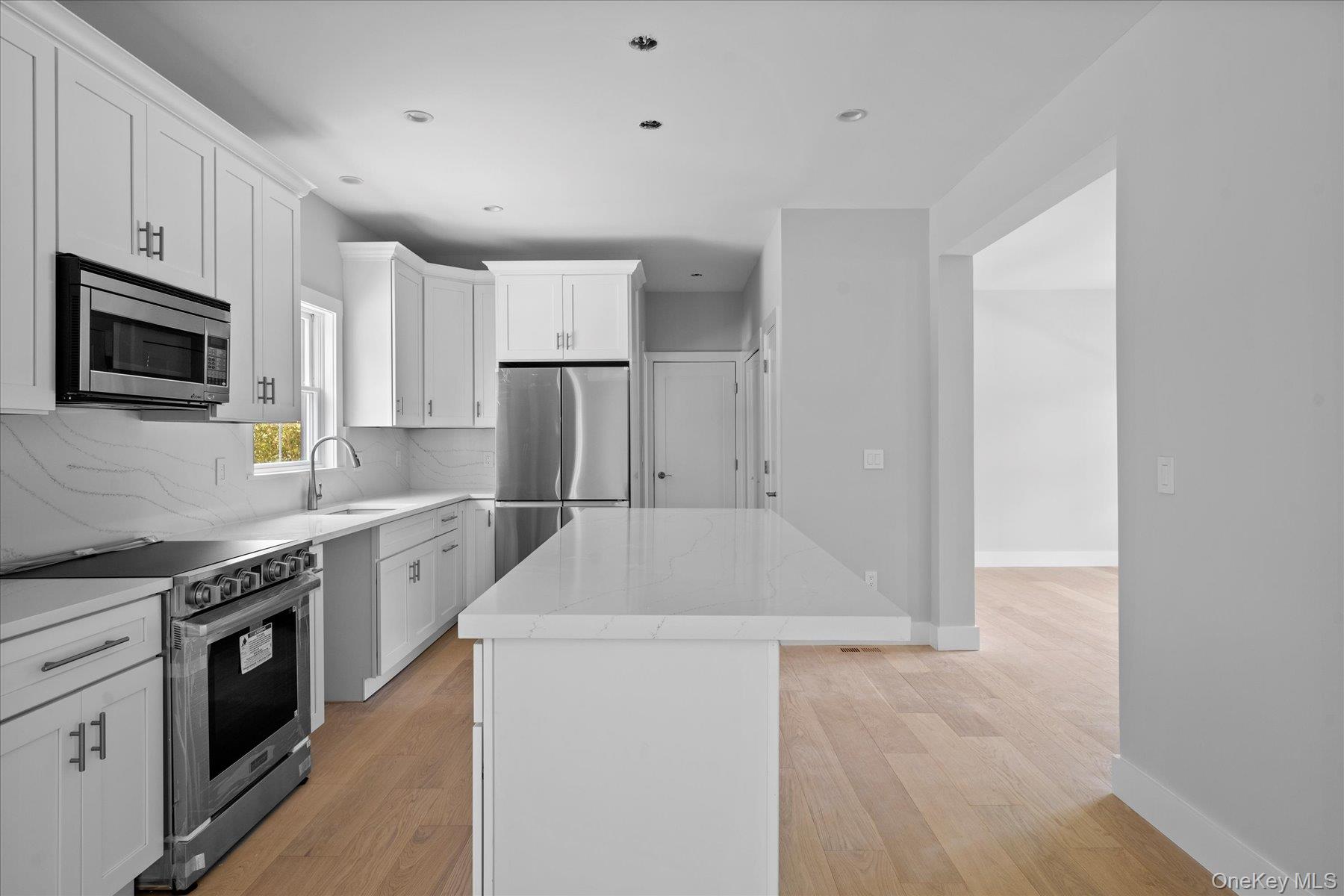 #8 photo, 9 Fanning Avenue, サフォーク郡 Hampton Bays , NY 11946