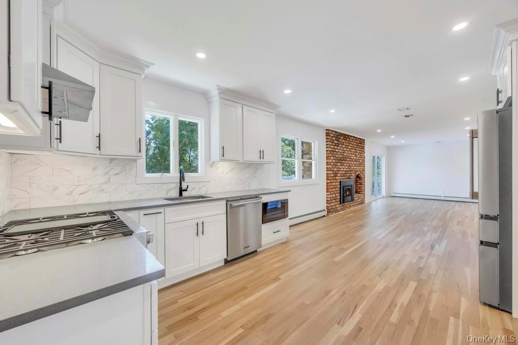 #16 photo, 85 Meadow Glen Road, Fort Salonga , NY 11768