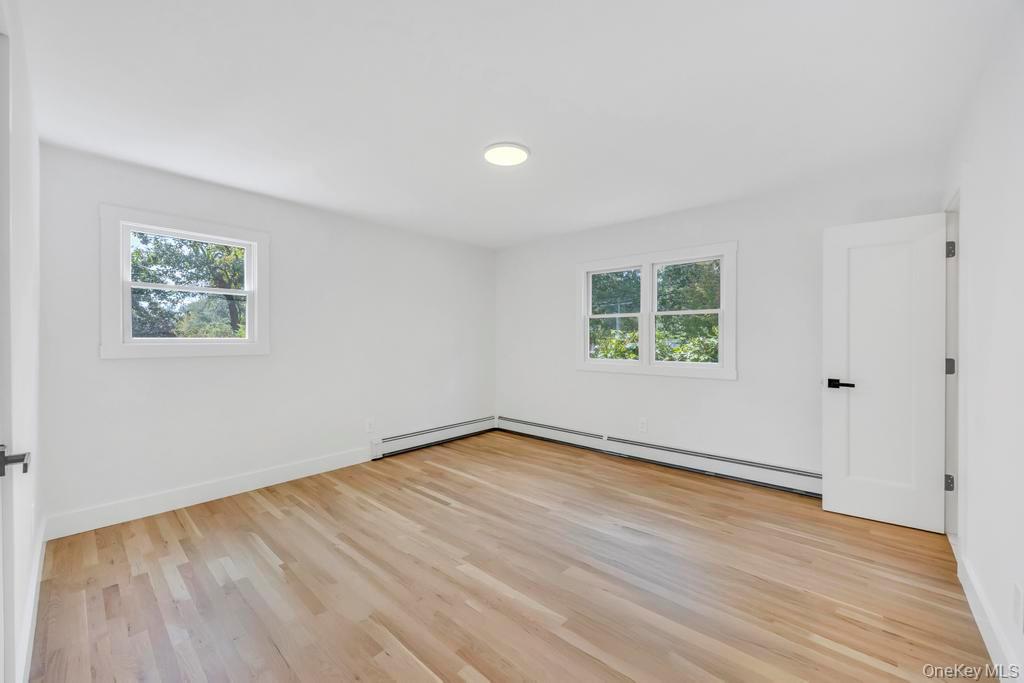 #19 photo, 85 Meadow Glen Road, Fort Salonga , NY 11768