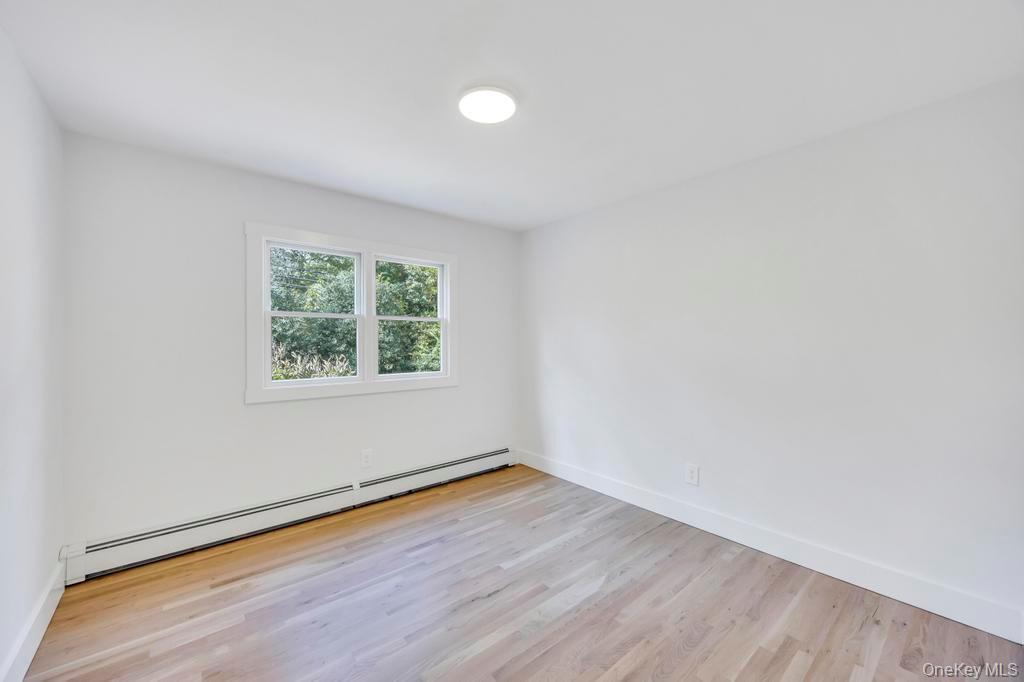 #20 photo, 85 Meadow Glen Road, Fort Salonga , NY 11768