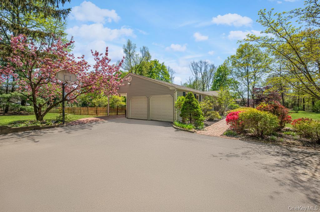 #4 photo, 85 Meadow Glen Road, Fort Salonga , NY 11768