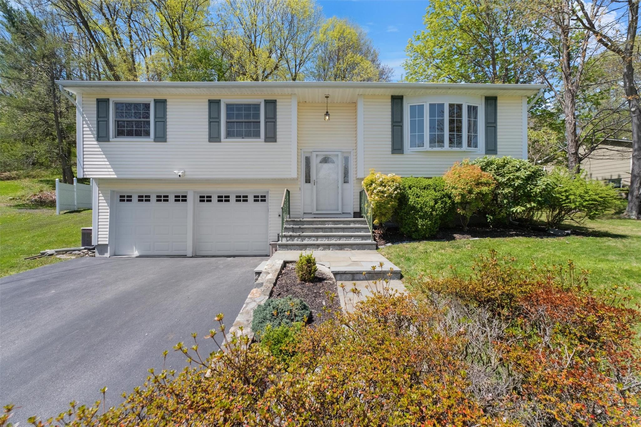 #1 photo, 199 Weskora Road, Yorktown Heights , NY 10598