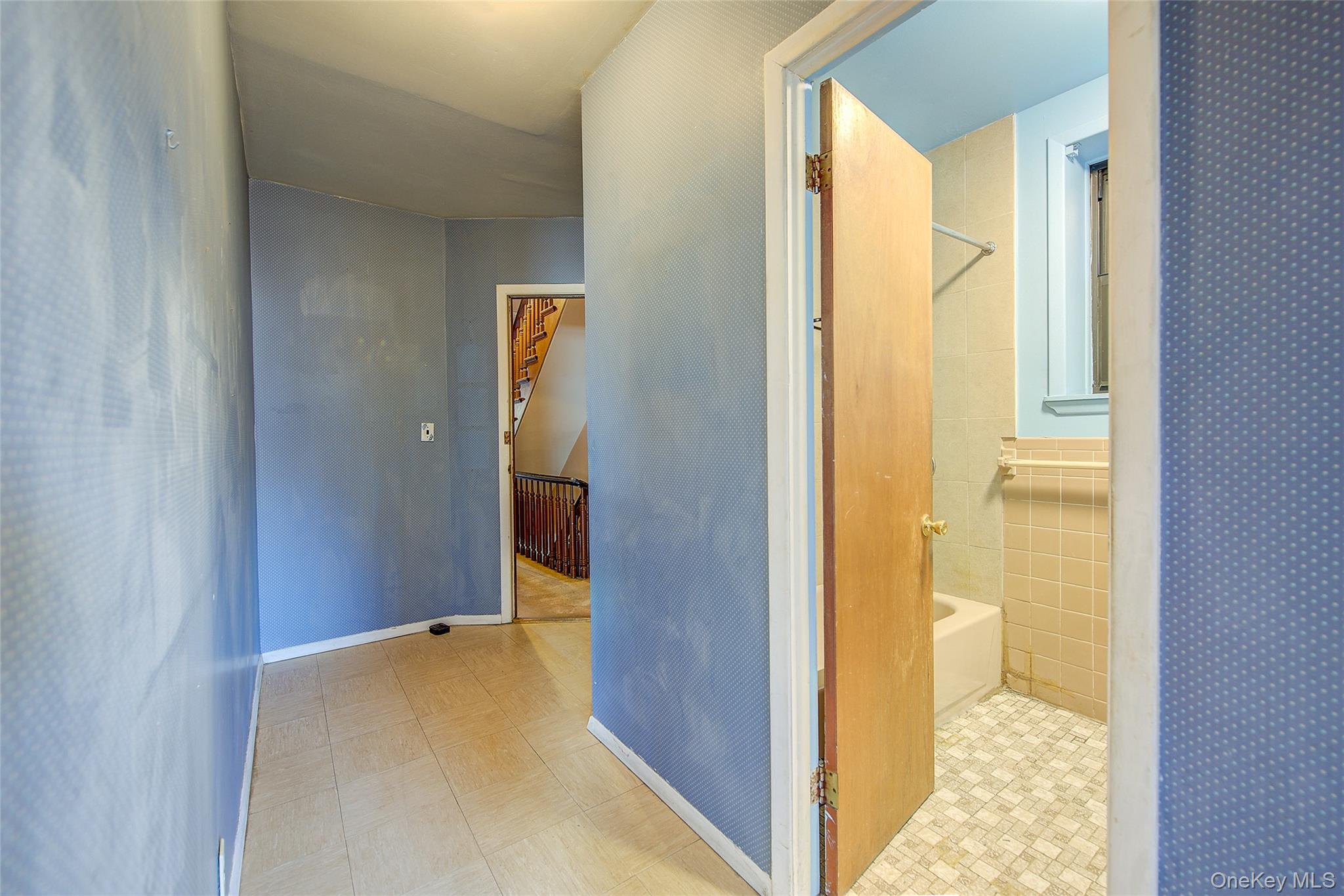 #11 photo, 25-35 Crescent Street, Astoria , NY 11102