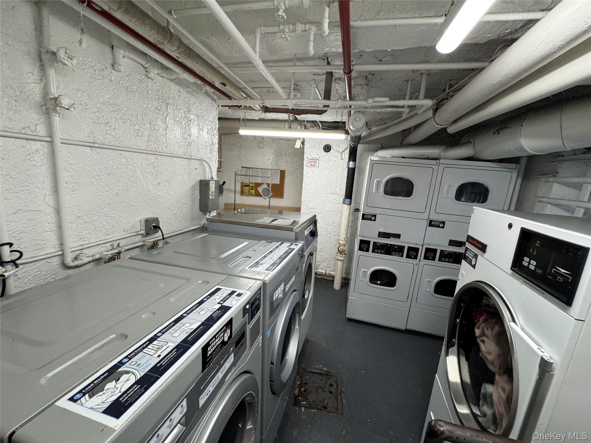 #14 photo, 84-50 169th Street, クイーンズ区 Jamaica , NY 11432