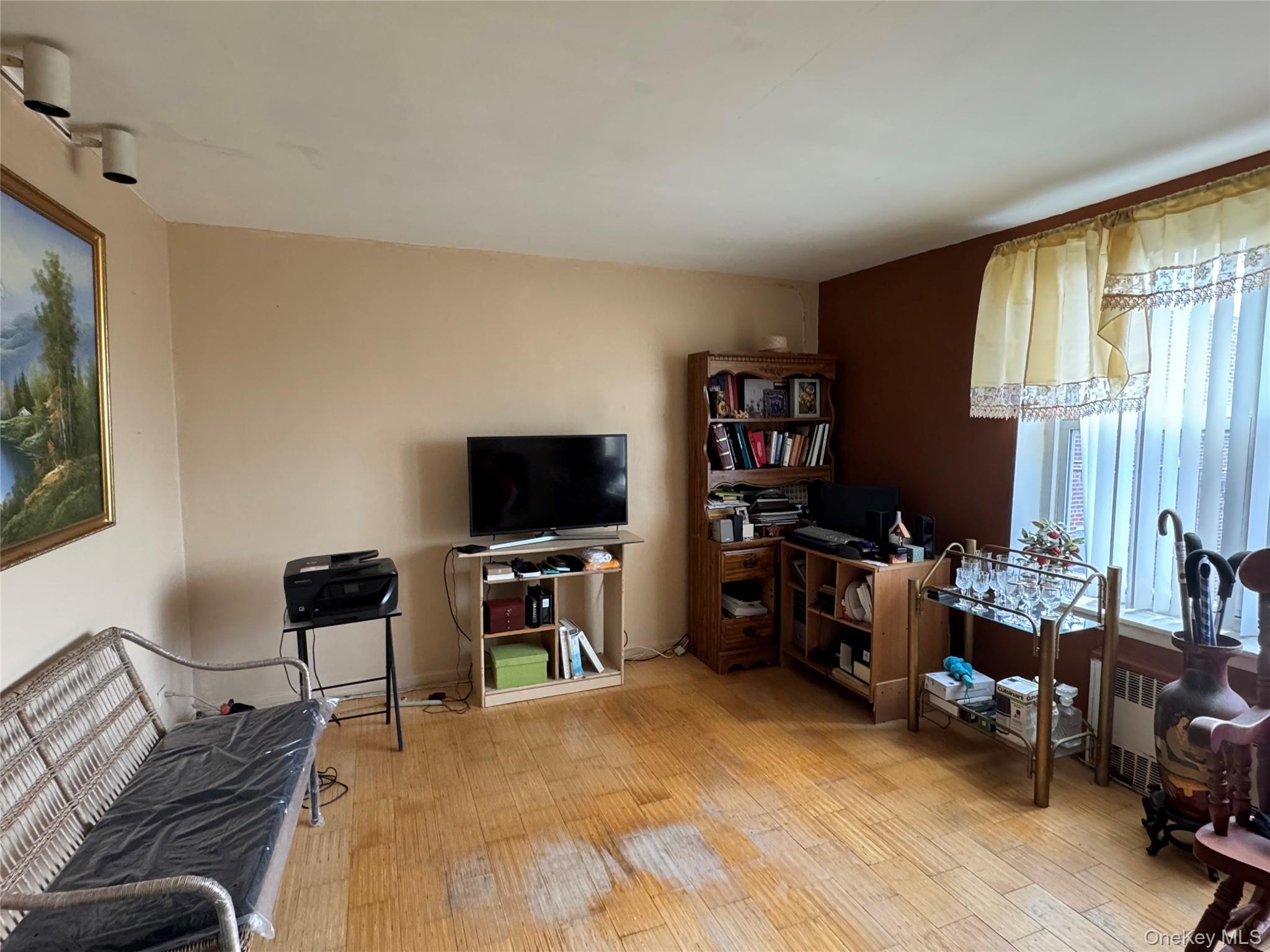 #9 photo, 84-50 169th Street, クイーンズ区 Jamaica , NY 11432