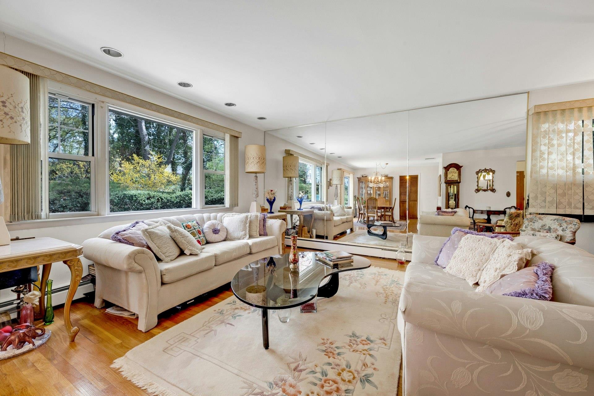 #4 photo, 572 Scarsdale Road, Tuckahoe , NY 10707