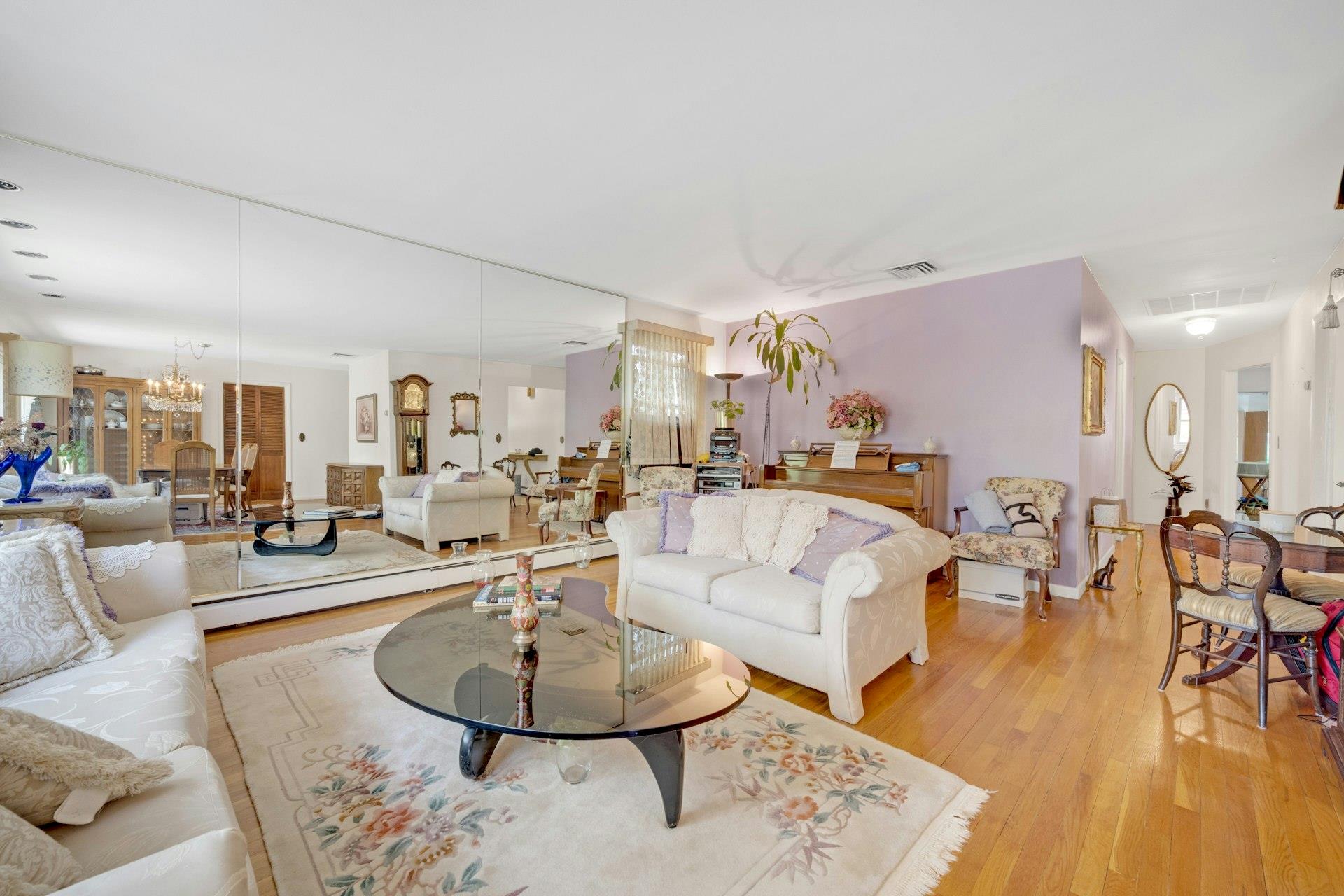 #5 photo, 572 Scarsdale Road, Tuckahoe , NY 10707