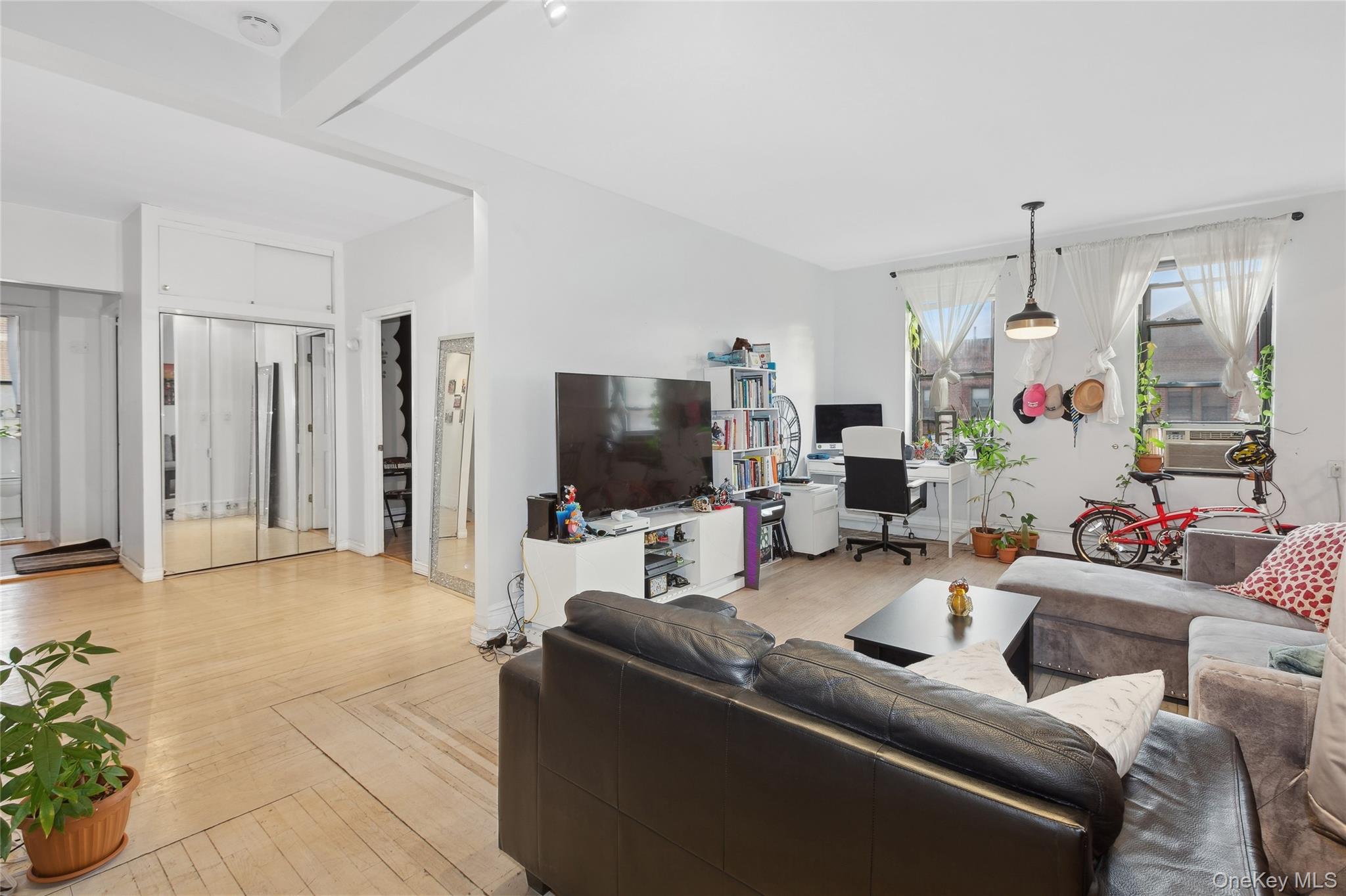 #2 photo, 35-64 89th Street, クイーンズ区 Jackson Heights , NY 11372