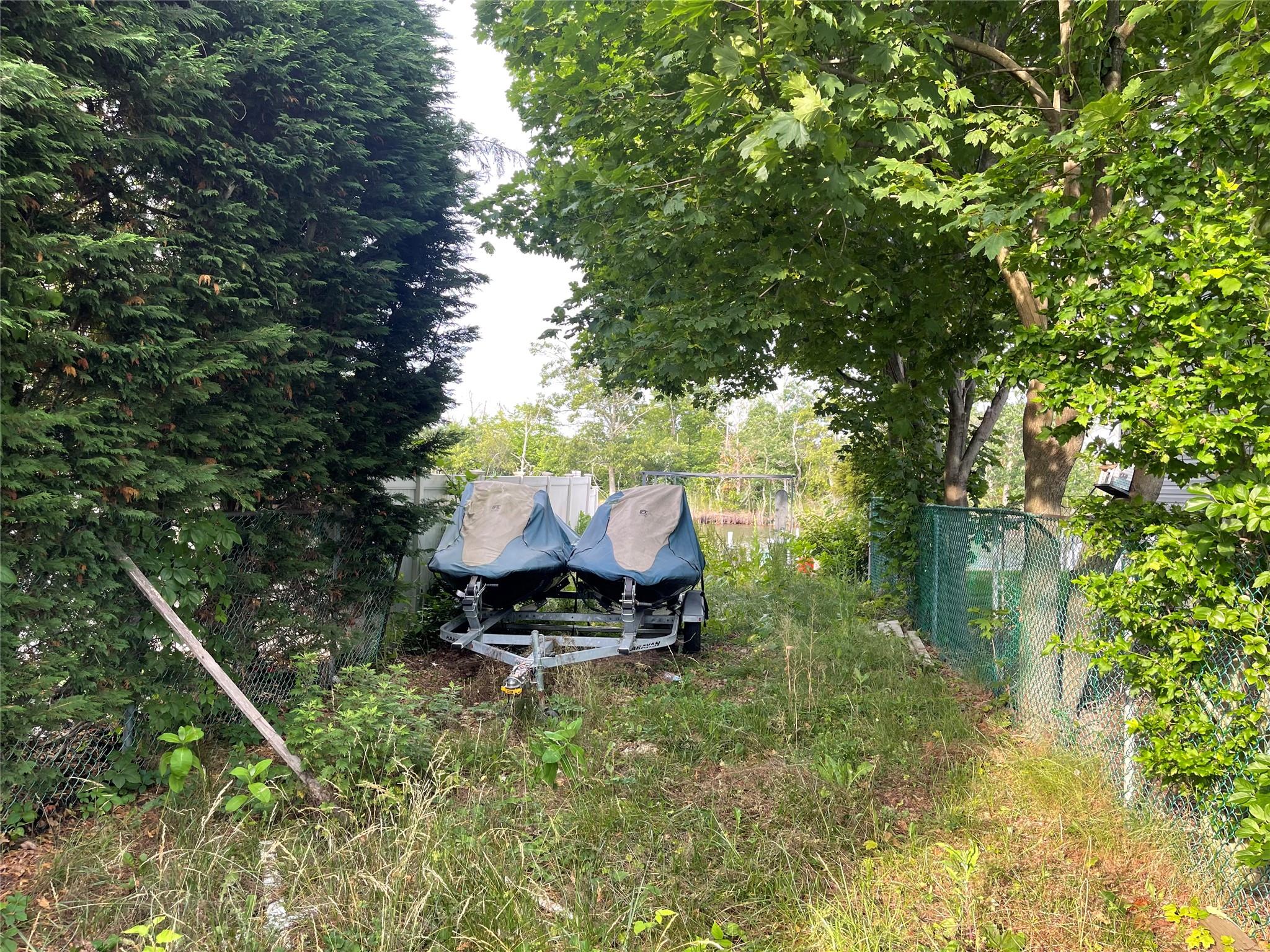 #5 photo, 50 Inlet Drive, サフォーク郡 Lindenhurst , NY 11757