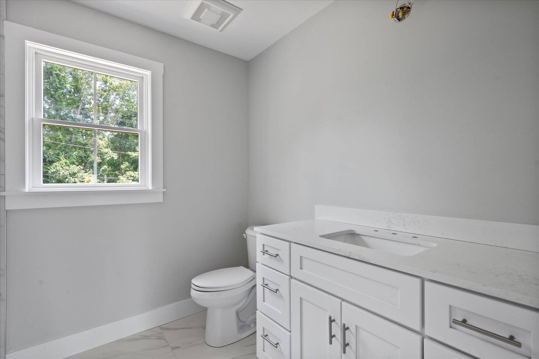 #20 photo, 9 Fanning Avenue, サフォーク郡 Hampton Bays , NY 11946