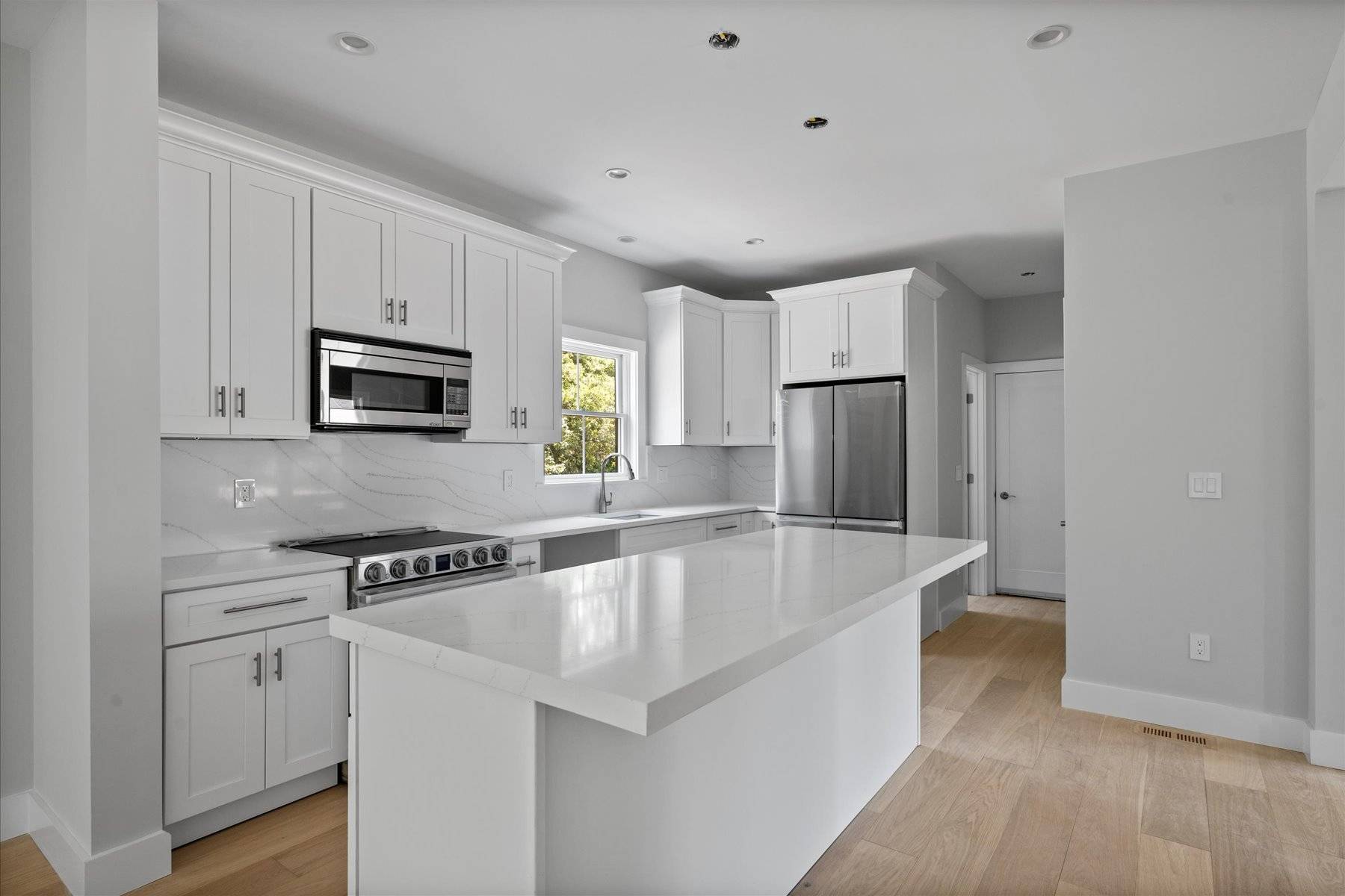 #9 photo, 9 Fanning Avenue, サフォーク郡 Hampton Bays , NY 11946