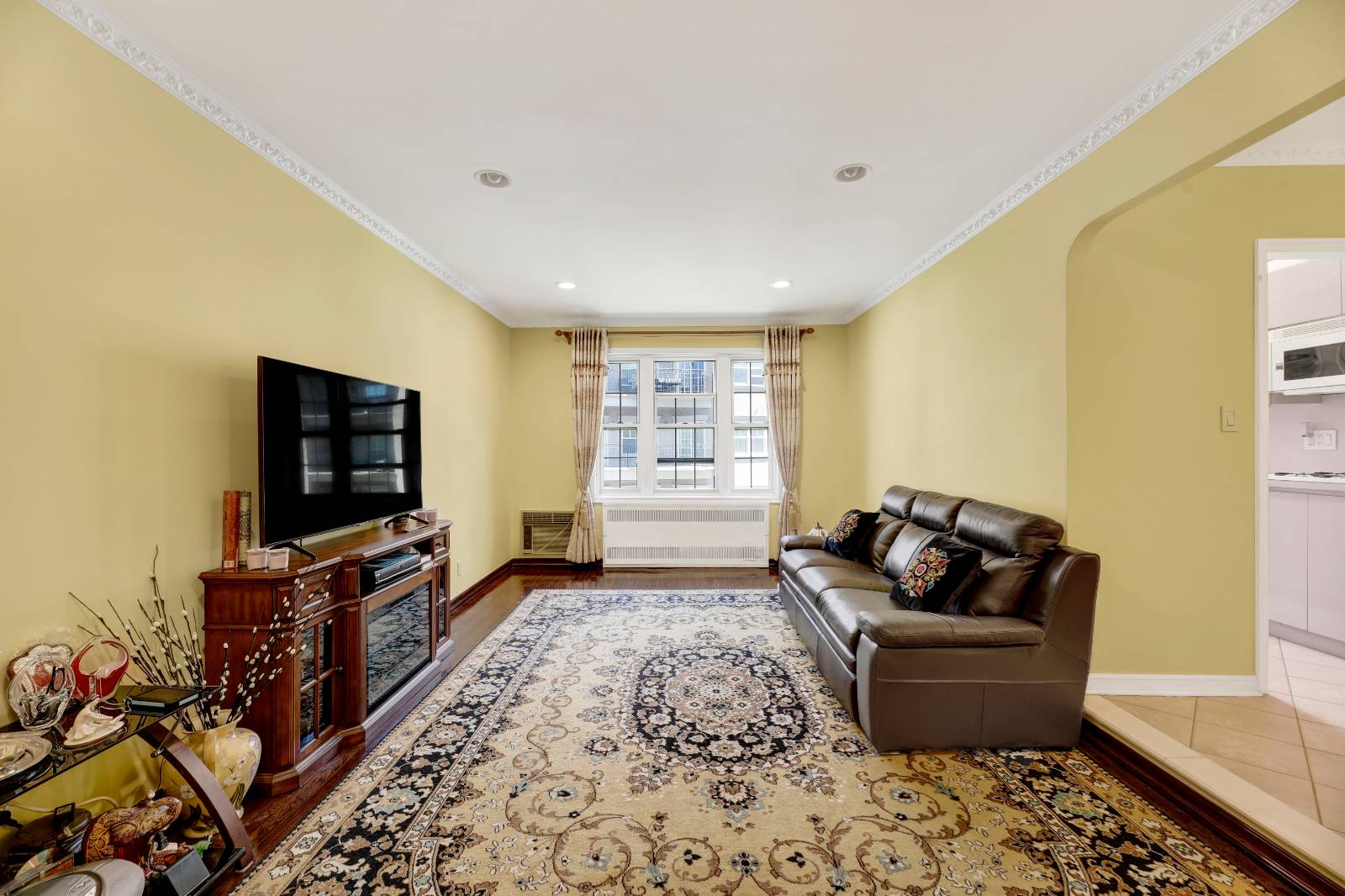 #5 photo, 250 central ave, #e218, Lawrence , NY 11559