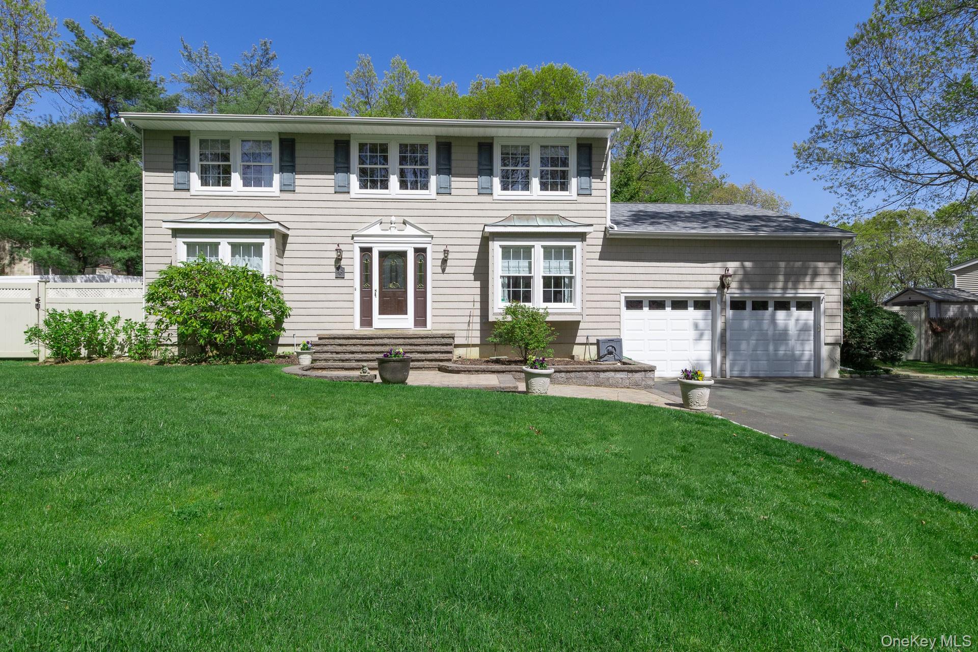 #1 photo, 12 Cedar Ridge Lane, Dix Hills , NY 11746