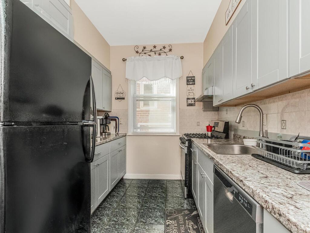 #8 photo, 314 Mclean Avenue, Yonkers , NY 10705