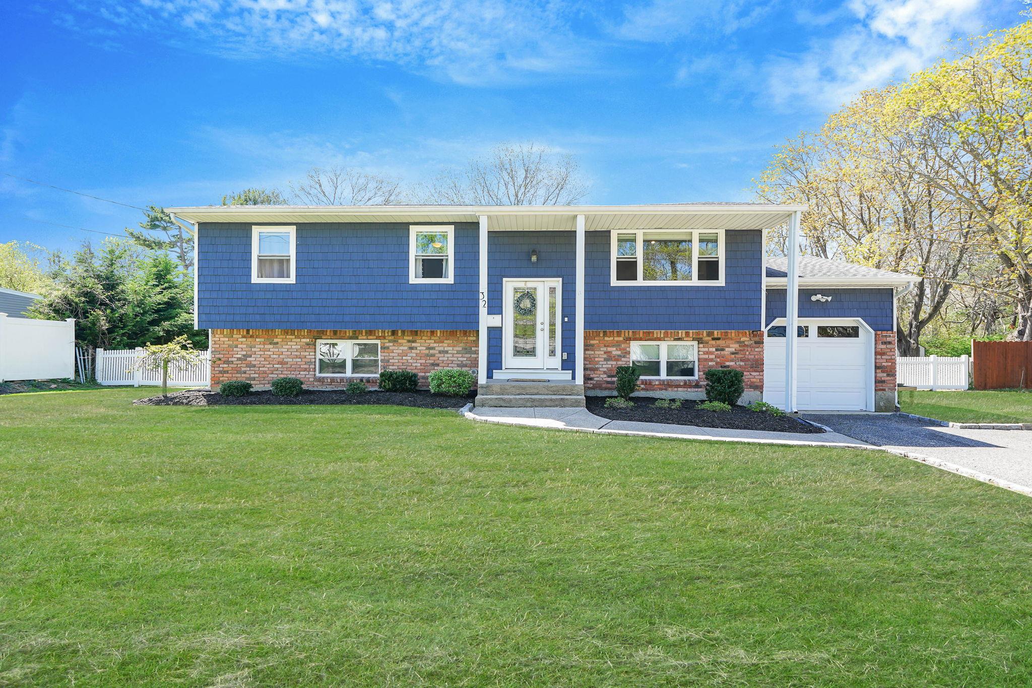#1 photo, 32 Country Greens Drive, Bellport , NY 11713