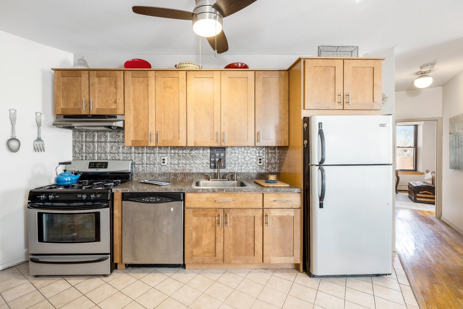 #2 photo, 680 81st Street, ブルックリン区 Brooklyn , NY 11228