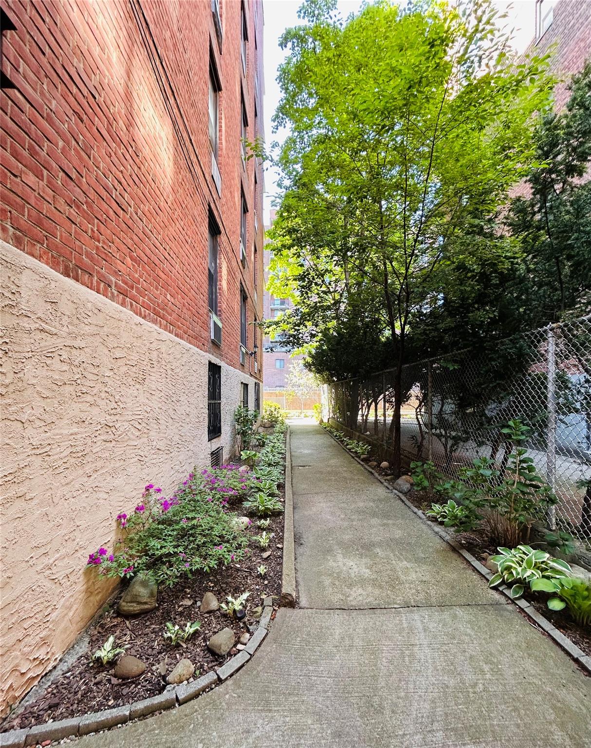 #13 photo, 13705 Franklin Avenue, Flushing , NY 11355