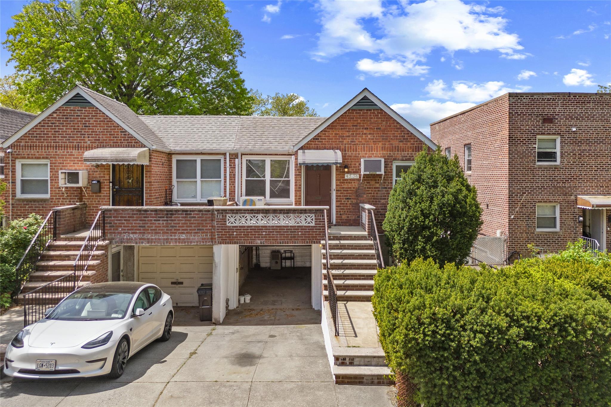 #1 photo, 43-36 194th Street, Flushing , NY 11358