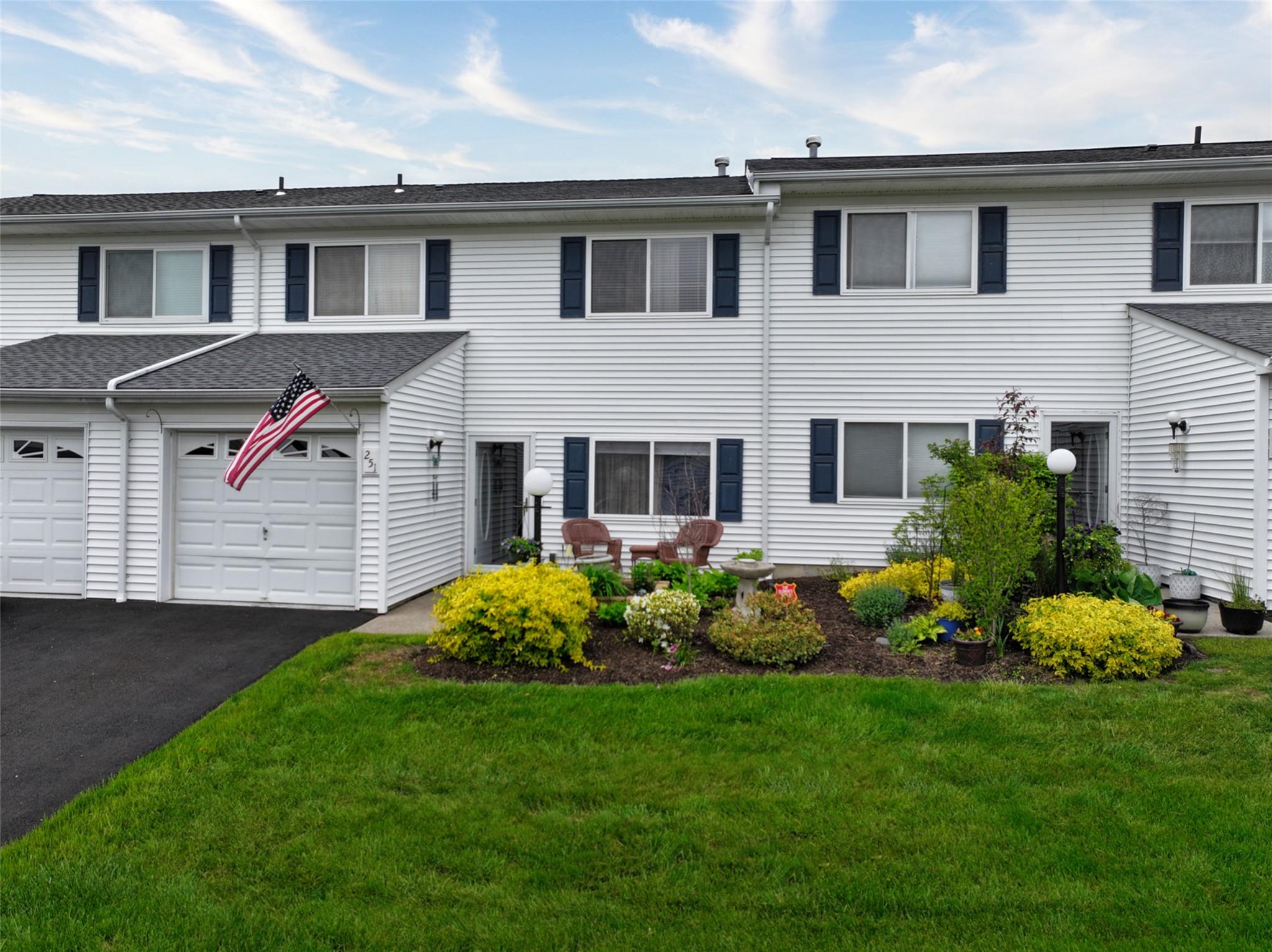 #1 photo, 251 Tamerisk Lane, New Windsor , NY 12553