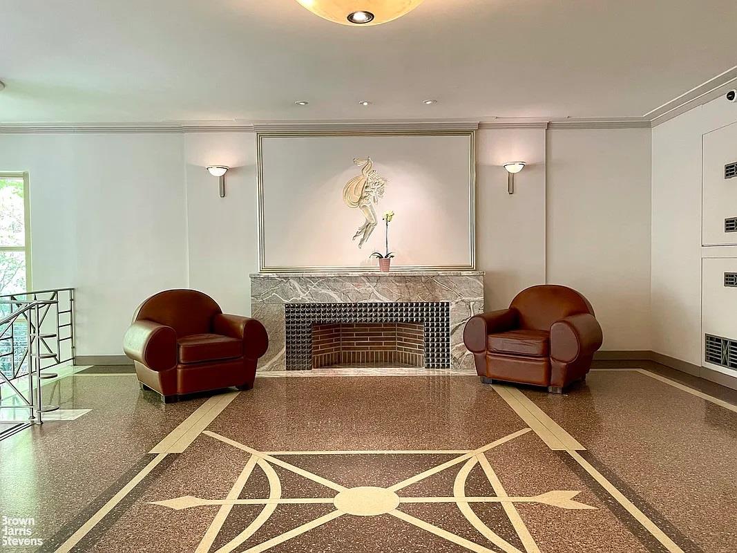 #20 photo, 333 W 57TH Street, マンハッタン Hells Kitchen , NY 10019