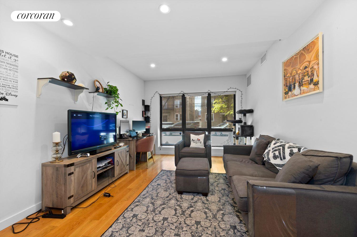 #1 photo, 21-17 31ST Avenue, কুইন্‌স Astoria , NY 11106