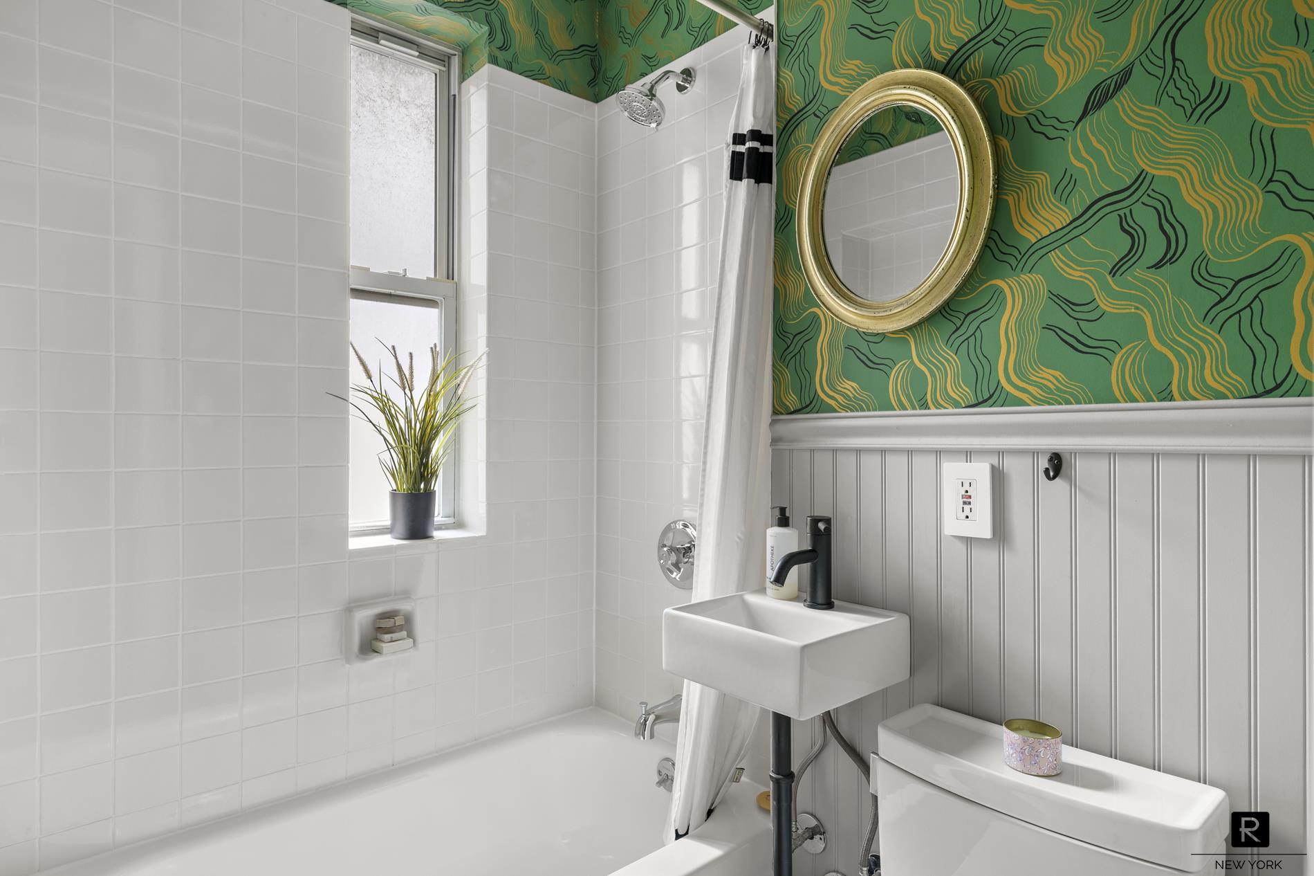 #22 photo, 261 W 22nd Street, マンハッタン Chelsea , NY 10011