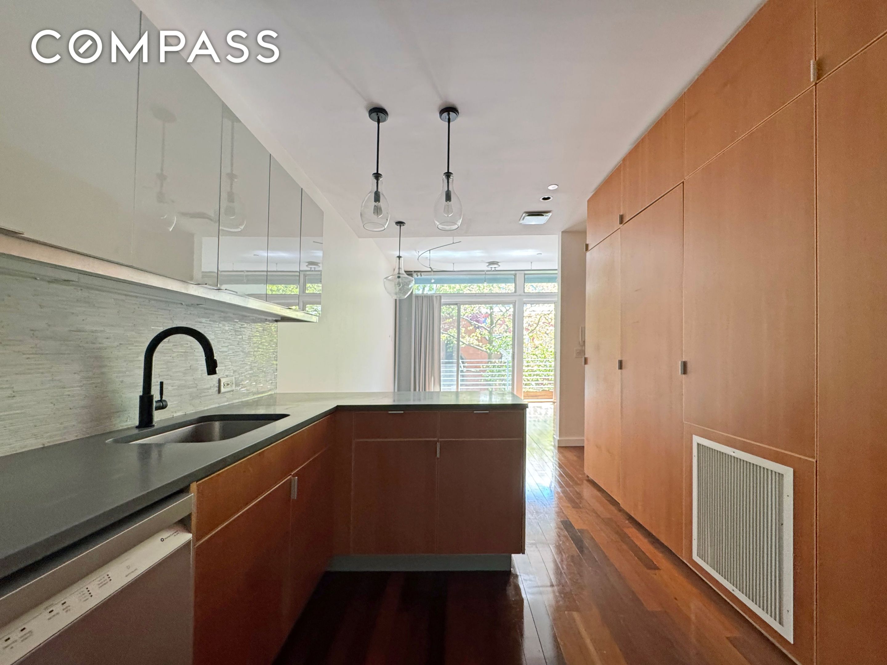 #1 photo, 193 Luquer Street, ব্রুকলিন Carroll Gardens , NY 11231