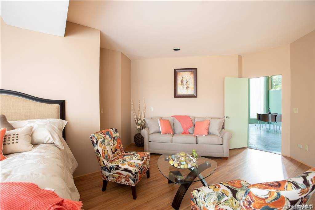 #18 photo, 57305 Route 48, サフォーク郡 Greenport , NY 11944