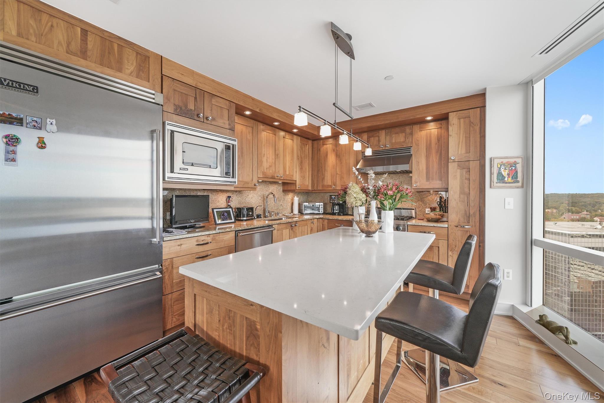 #15 photo, 5 Renaissance Square, White Plains , NY 10601