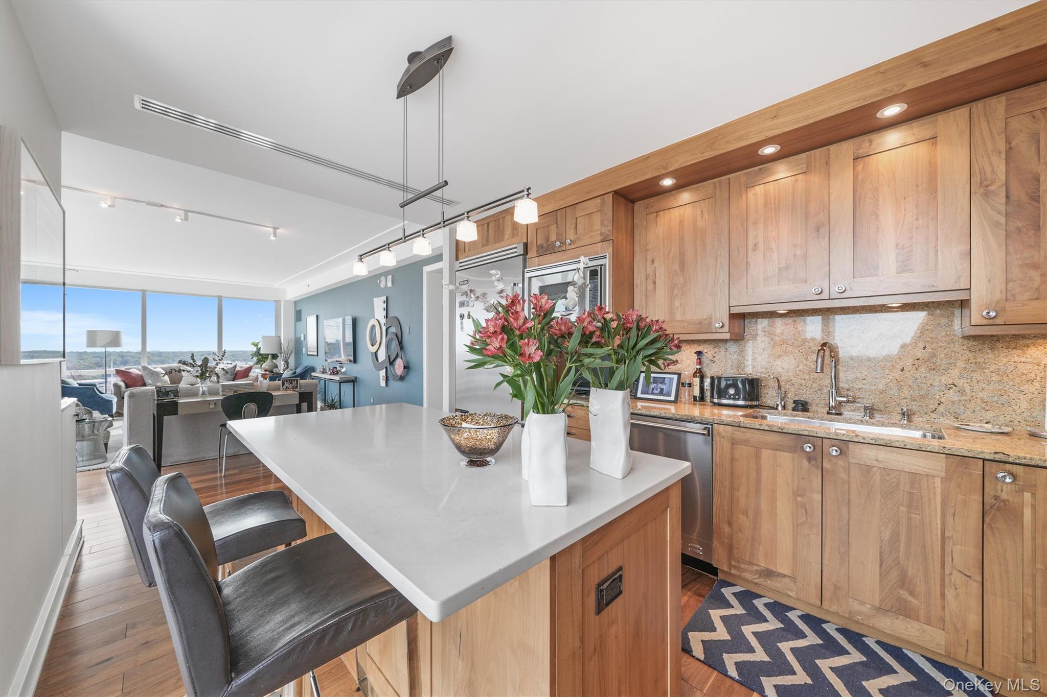 #17 photo, 5 Renaissance Square, White Plains , NY 10601