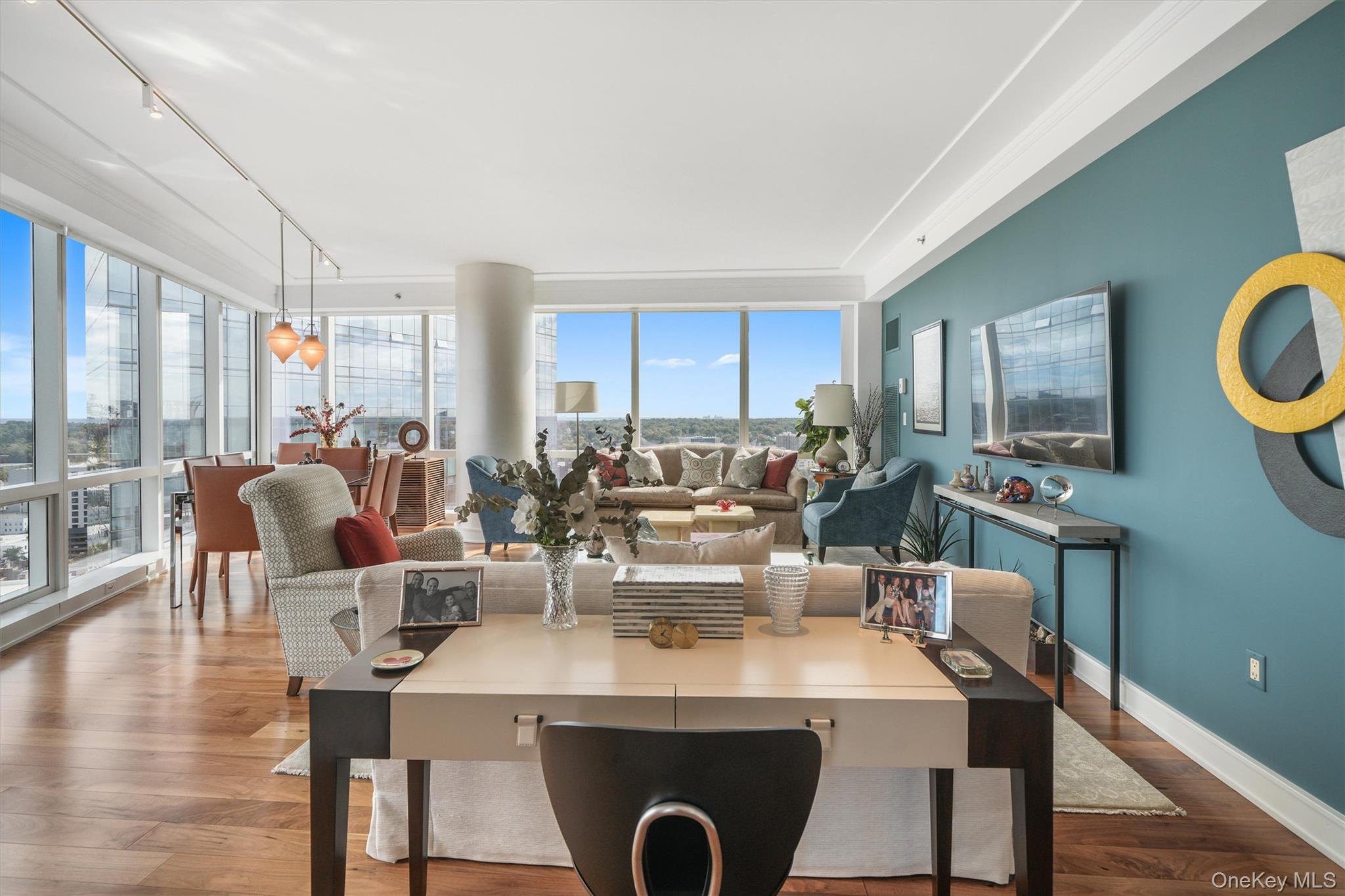 #6 photo, 5 Renaissance Square, White Plains , NY 10601