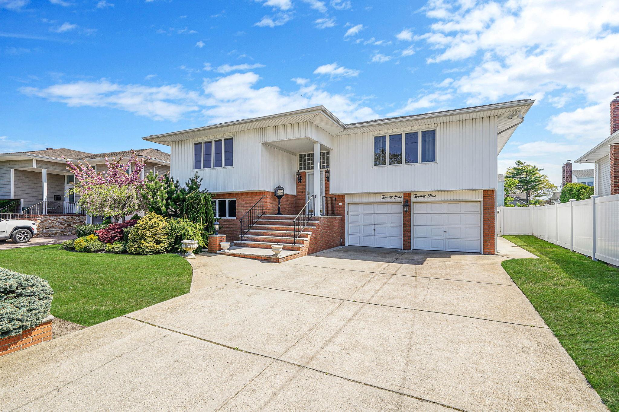 #1 photo, 2925 Hewlett Avenue, Merrick , NY 11566