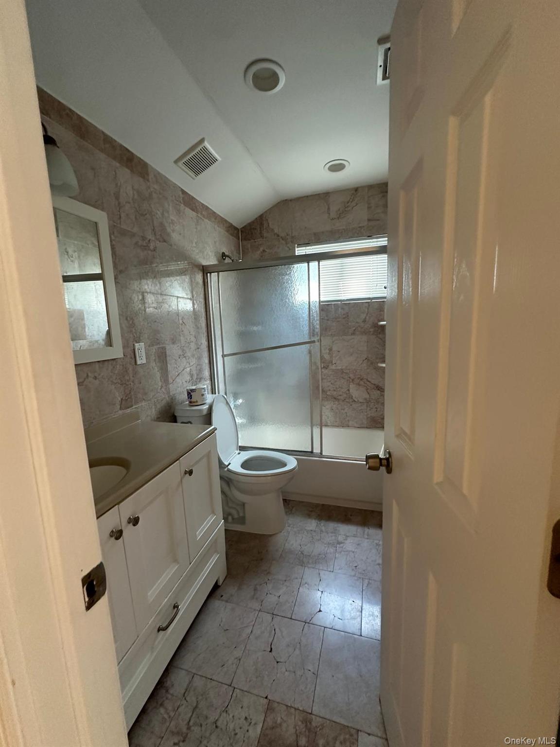 #5 photo, 28 Glenda Drive, サフォーク郡 Deer Park , NY 11729