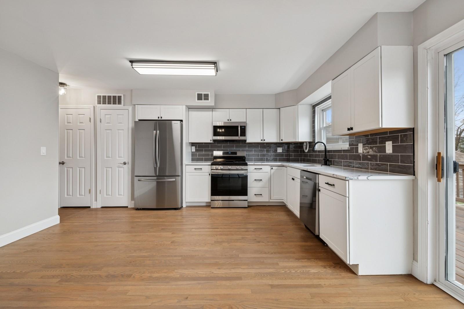 #10 photo, 2665 Harding Ave, ব্রঙ্কস Bronx , NY 10465