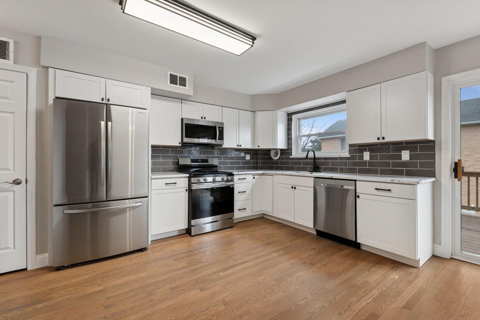 #13 photo, 2665 Harding Ave, ব্রঙ্কস Bronx , NY 10465