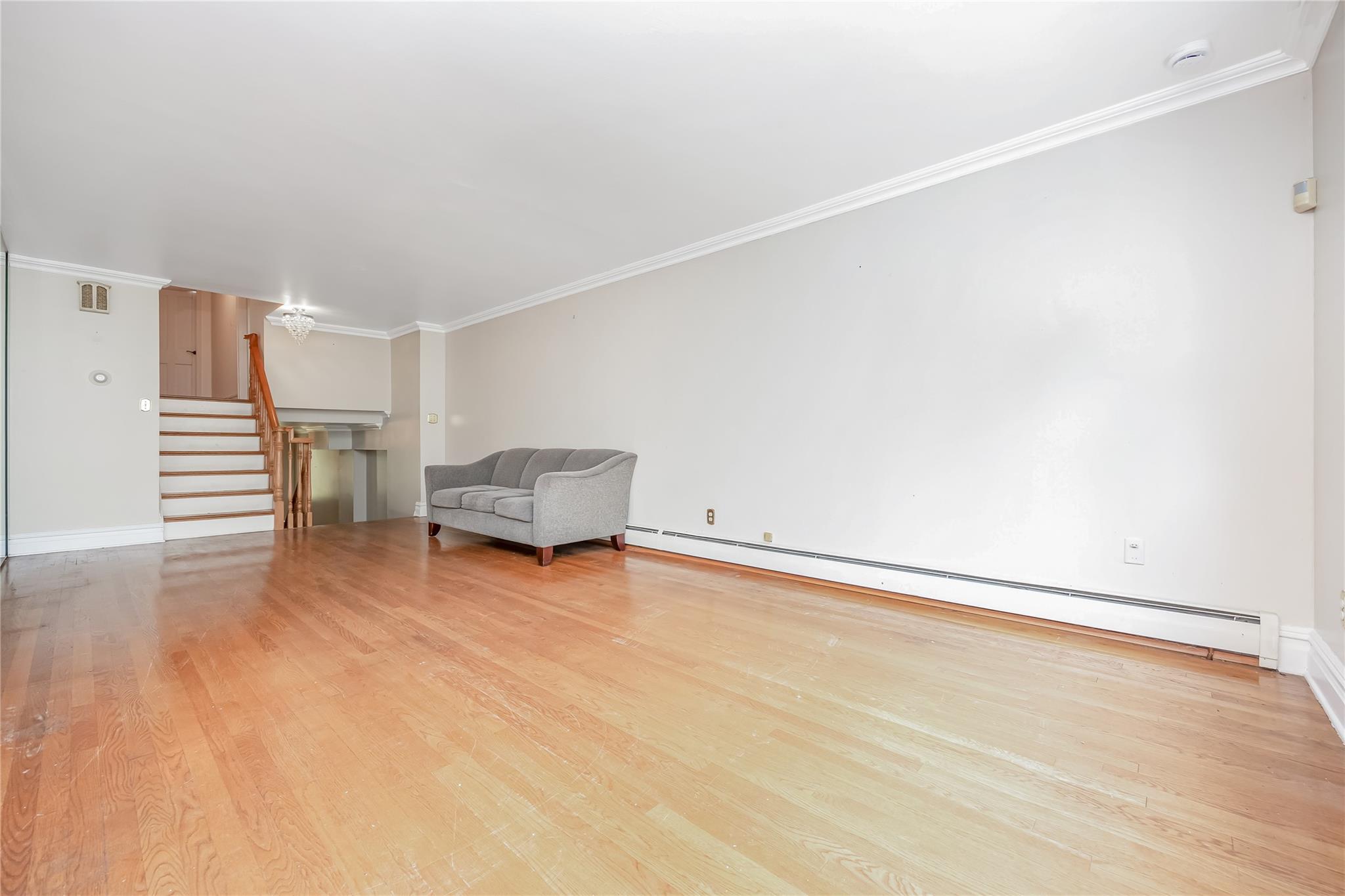 #6 photo, 89-04 Doran Avenue, 皇后區 瑞吉屋 Ridgewood , NY 11385