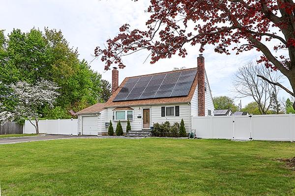 #1 photo, 1551 Lincoln Boulevard, 東長島 海湾 Bay Shore , NY 11706