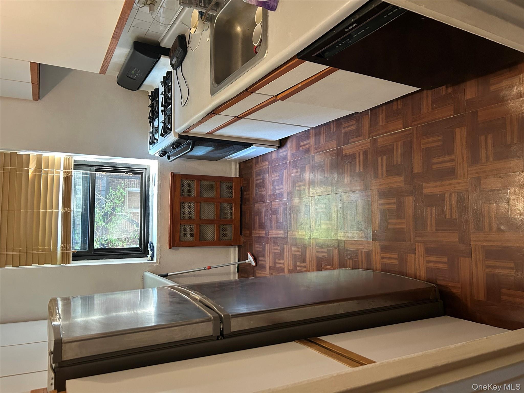 #3 photo, 83-75 118th Street, クイーンズ区 Kew Gardens , NY 11415