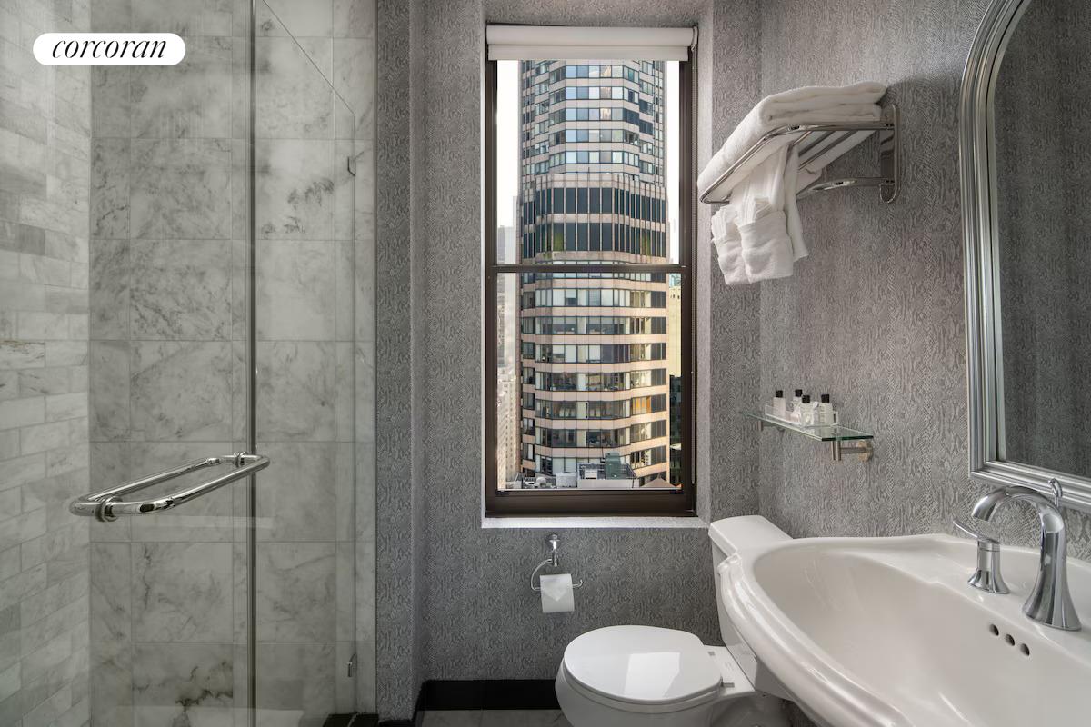 #4 photo, 200 W 56TH Street, マンハッタン Midtown , NY 10019