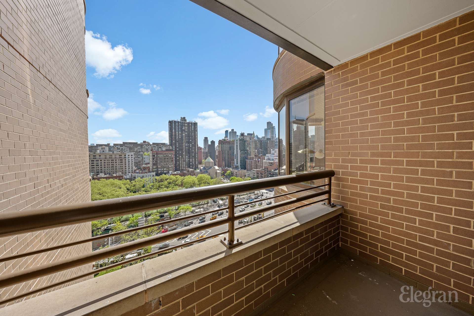 #12 photo, 330 E 38th Street, マンハッタン Murray Hill , NY 10016