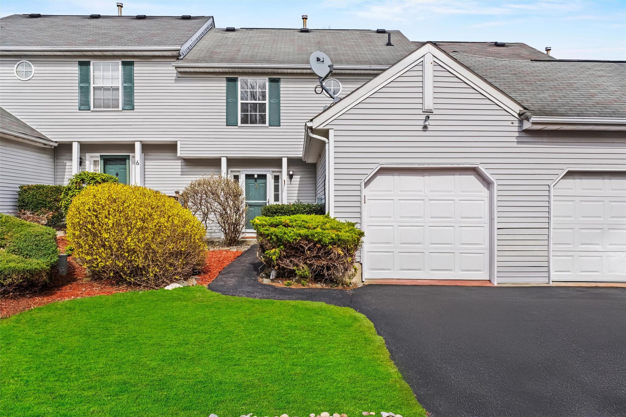 #1 photo, 4 Woodbine Drive, Highland Mills , NY 10930