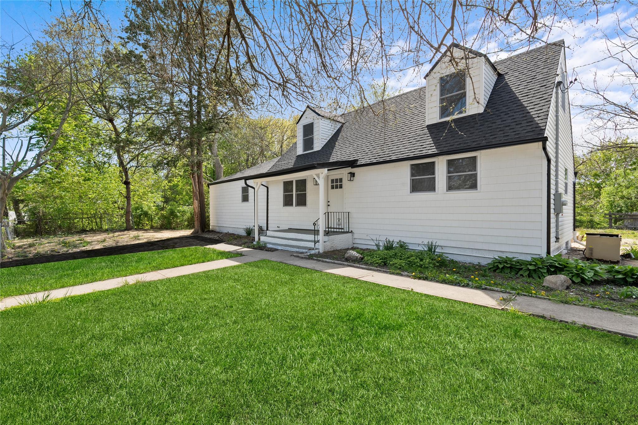 #1 photo, 21 Lehigh Avenue, سوفولك Centereach , NY 11720
