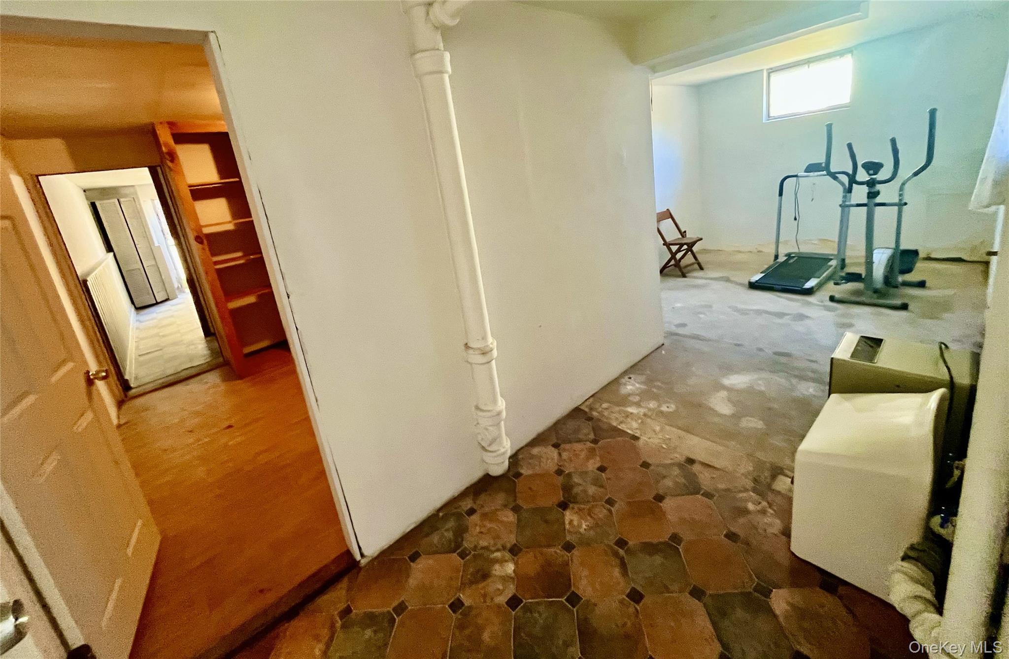 #18 photo, 2130 Hermany Avenue, Bronx , NY 10473