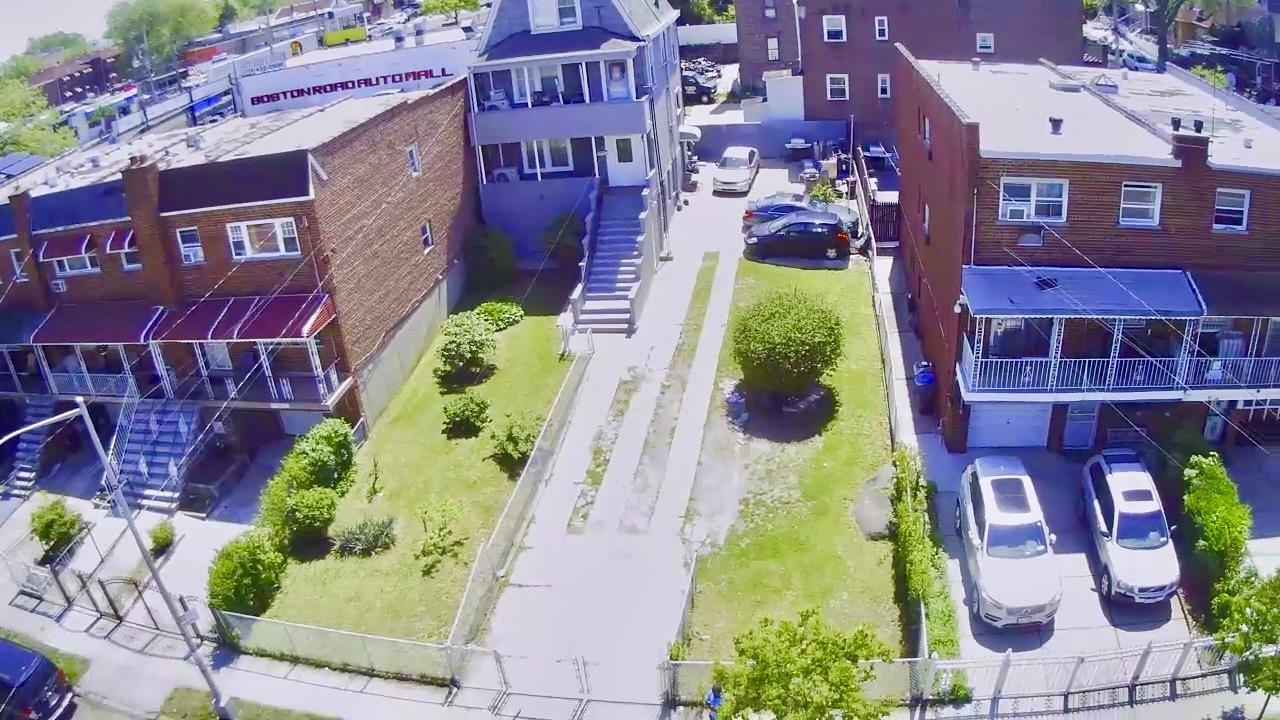 #11 photo, 1058 Burke Avenue, Bronx , NY 10469