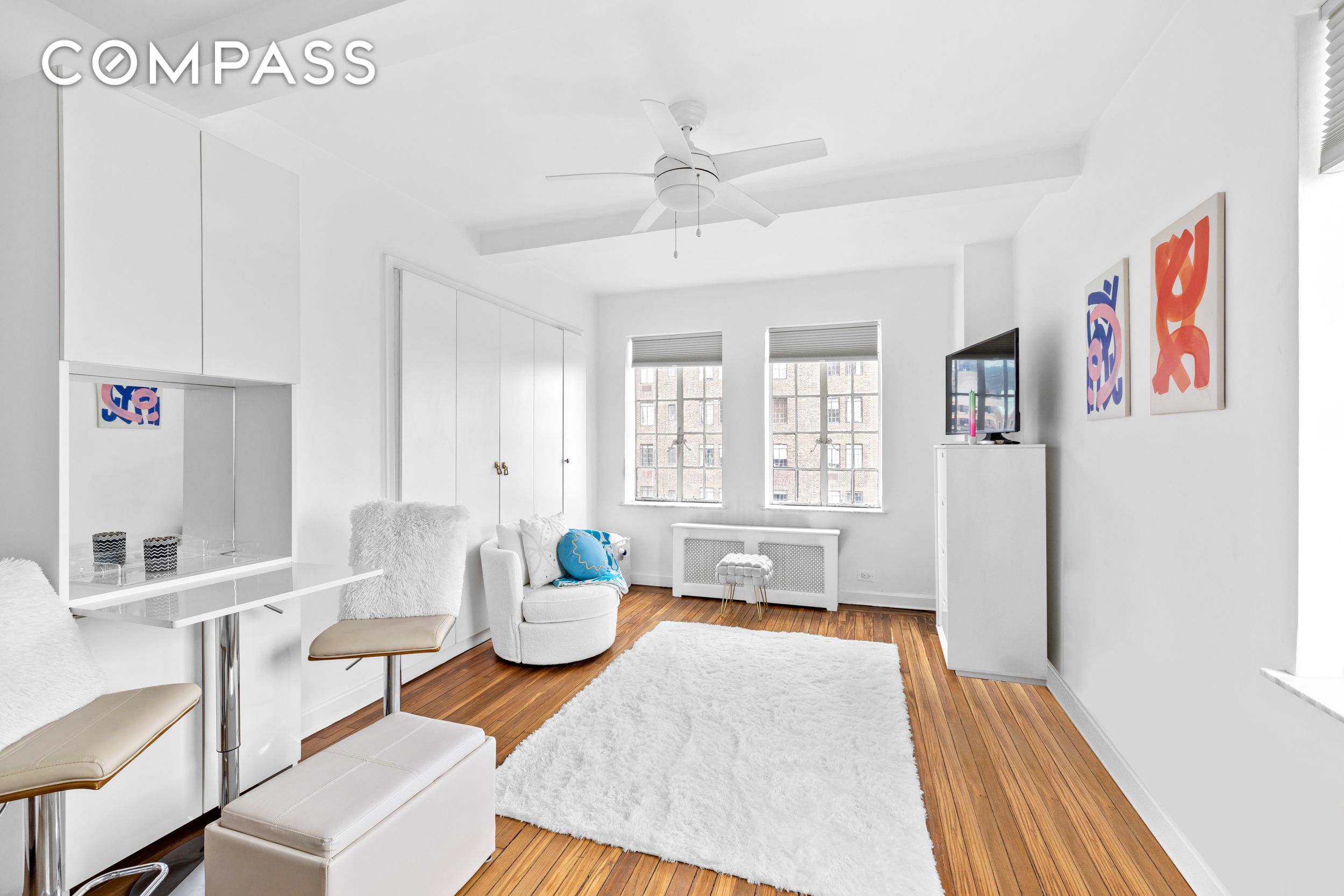 #1 photo, 25 Tudor City Place, Murray Hill , NY 10017