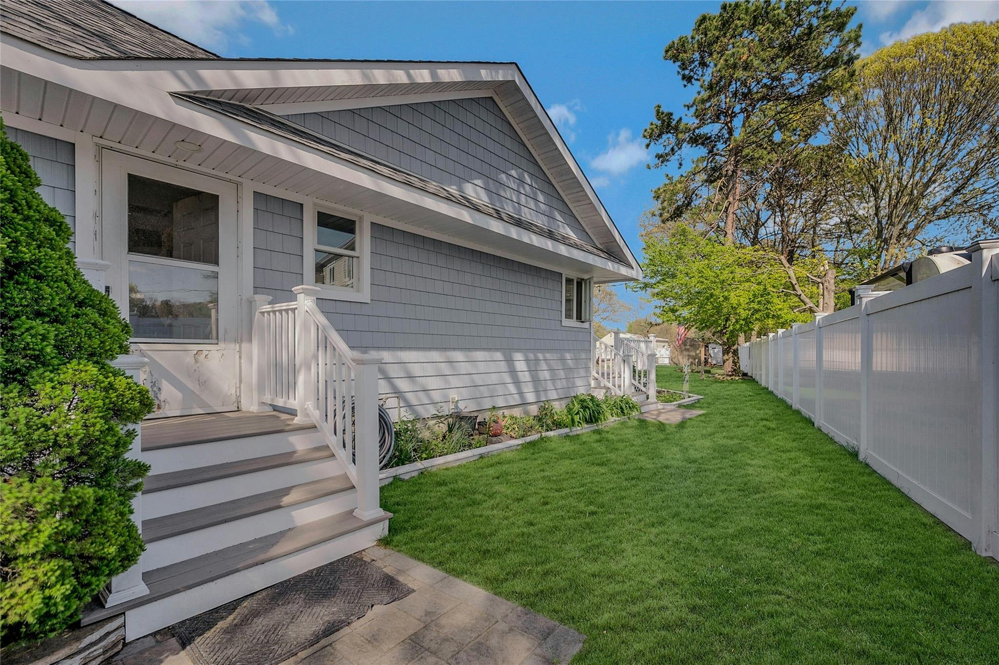 #11 photo, 203 N Coleman Road, サフォーク郡 Centereach , NY 11720